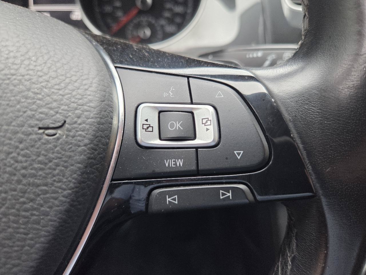 Used 2019 Volkswagen Golf S AWD/4WD image 28