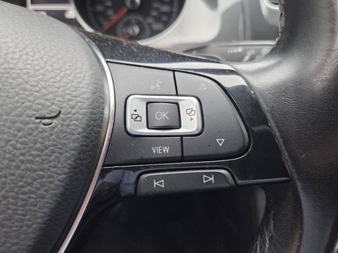 Used 2019 Volkswagen Golf S AWD/4WD image 28