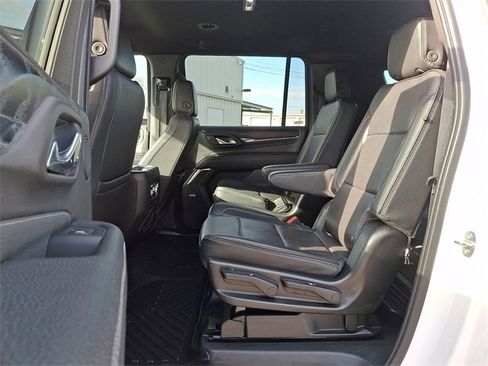Used 2021 GMC Yukon XL Denali image 10