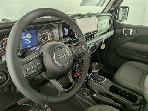 New 2026 Jeep Gladiator Mojave AWD/4WD image 19