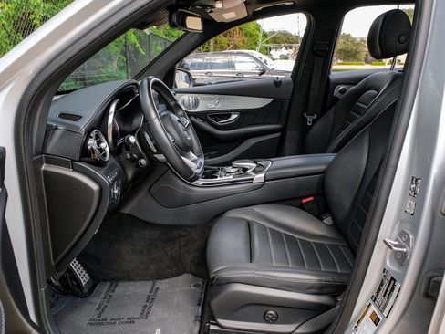 Used 2018 Mercedes-Benz GLC 43 AMG 4MATIC image 3