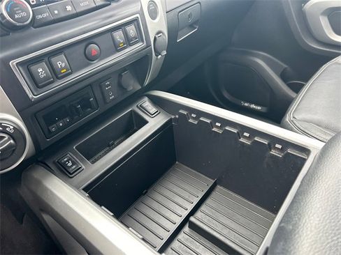 Certified 2017 Nissan Titan PRO-4X w/ Pro-4x Convenience Package image 19