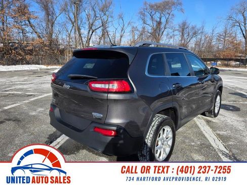 Used 2014 Jeep Cherokee Latitude w/ Cold Weather Group image 5