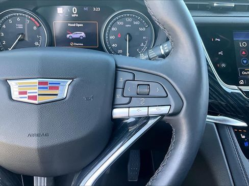 Used 2024 Cadillac XT6 Premium Luxury w/ Technology Package FWD image 21