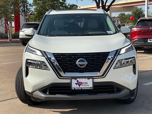 Used 2023 Nissan Rogue SV w/ SV Premium B Package AWD/4WD image 2