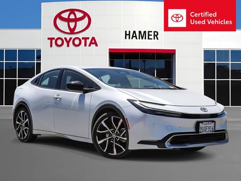 Used 2025 Toyota Prius Plug-In Hybrid FWD image 1