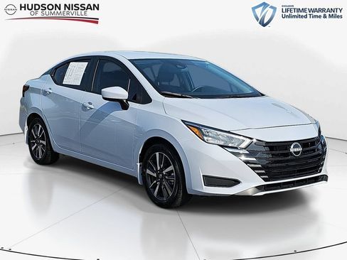 Used 2025 Nissan Versa SV w/ Trunk Package FWD image 1