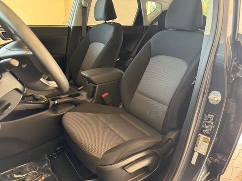 Used 2025 Kia Soul LX w/ LX Technology Package image 22