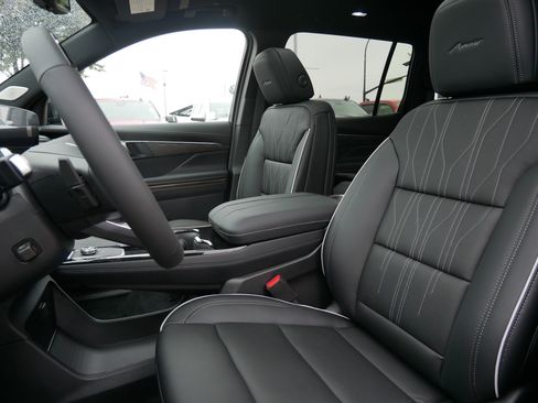 New 2026 Buick Enclave Avenir w/ Super Cruise Package image 4