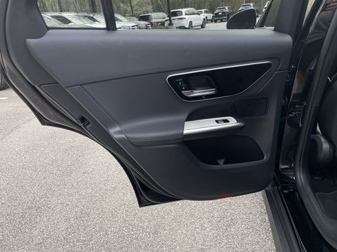 Certified 2025 Mercedes-Benz GLC 300 image 37