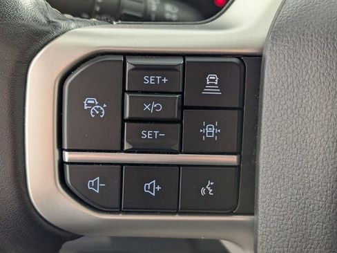 Used 2024 Ford Expedition Limited image 17