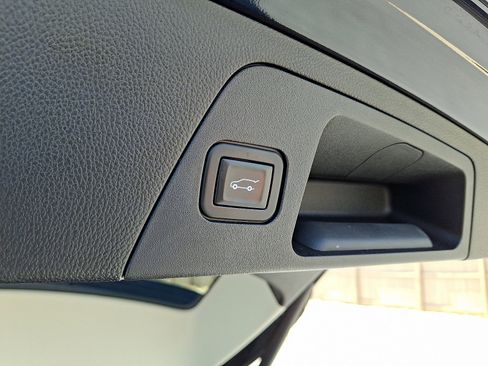 Used 2020 Buick Envision Essence w/ Experience Buick Package AWD/4WD image 31