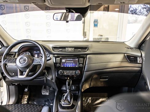 Used 2019 Nissan Rogue S image 32