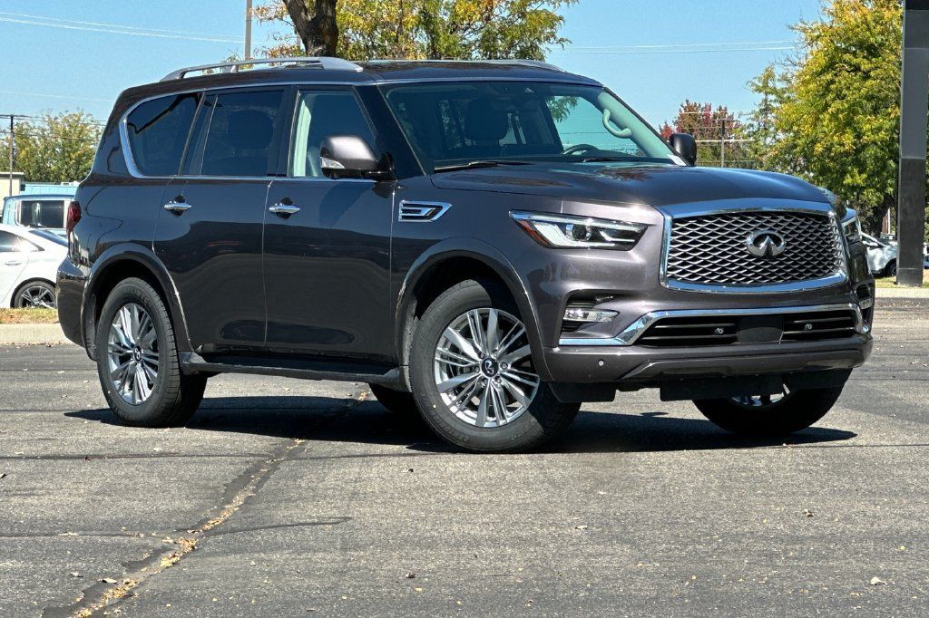 Used 2022 INFINITI QX80 Luxe w/ Cargo Package AWD/4WD image 2