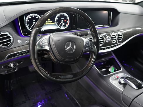 Used 2017 Mercedes-Benz S 550 Sedan w/ Premium Package image 11