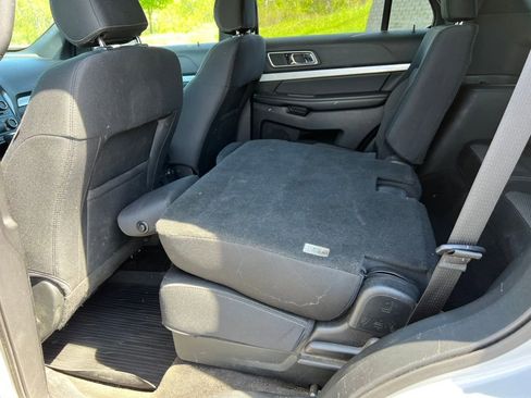 Certified 2017 Ford Explorer XLT AWD/4WD image 5