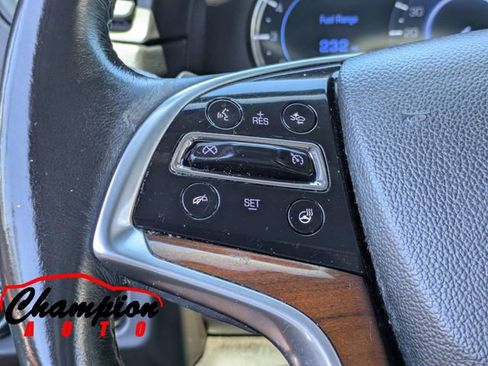 Used 2017 Cadillac Escalade Premium Luxury RWD image 32