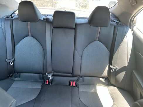 Used 2018 Toyota Camry LE FWD image 31