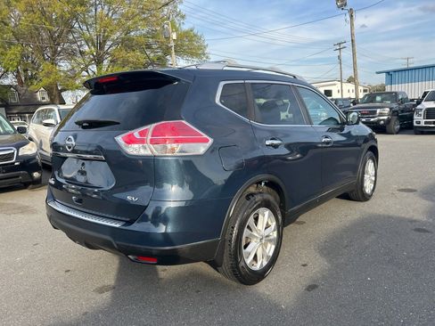 Used 2016 Nissan Rogue SV w/ SV Premium Package image 5