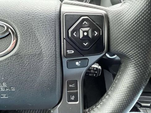 Used 2018 Toyota Tacoma TRD Off-Road image 20