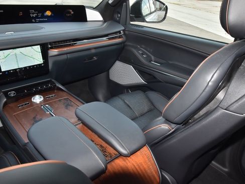 New 2027 Lincoln Navigator Black Label AWD/4WD image 18