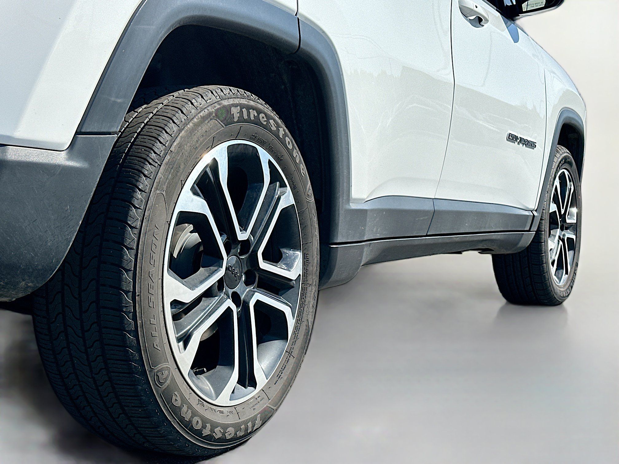 Used 2024 Jeep Compass Limited AWD/4WD image 15