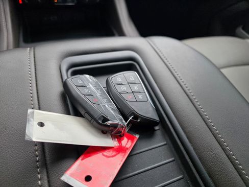 Used 2022 Chevrolet Tahoe Z71 w/ Z71 Off-Road Package image 30