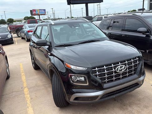 Used 2021 Hyundai Venue SEL FWD image 1