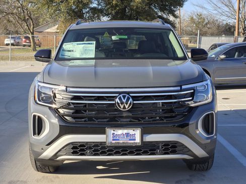 New 2025 Volkswagen Atlas Peak Edition SE image 6