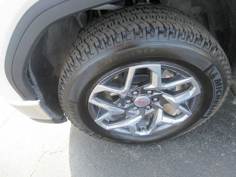 Certified 2024 GMC Sierra 1500 SLT w/ SLT Premium Plus Package AWD/4WD image 15