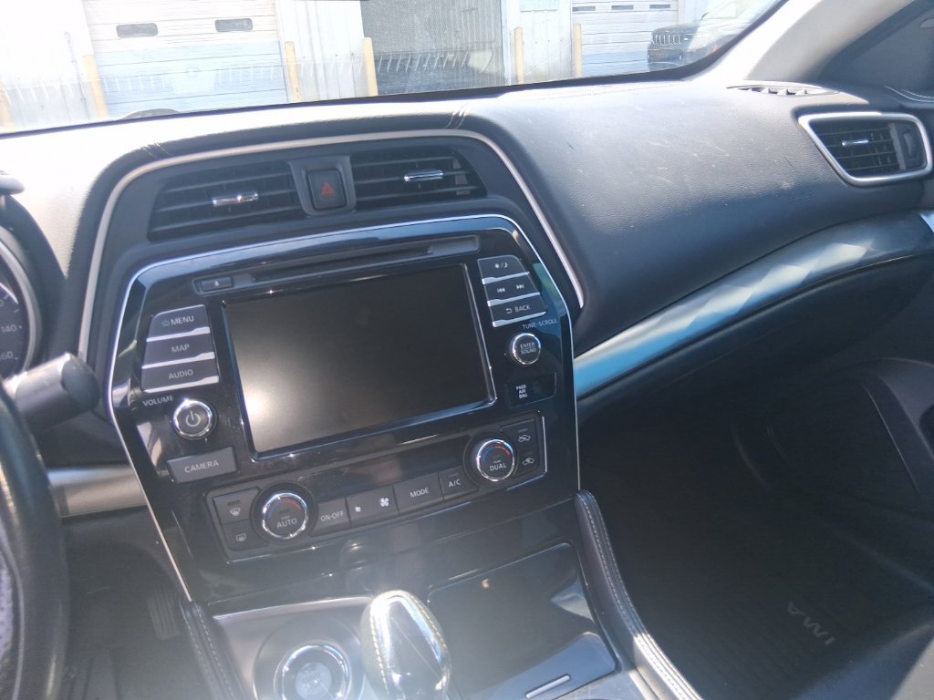 Used 2021 Nissan Maxima 3.5 SV w/ Floor Mat Group FWD image 12