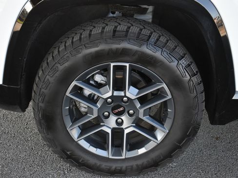 New 2026 GMC Terrain AT4 w/ LPO, Floor Liner Package image 11