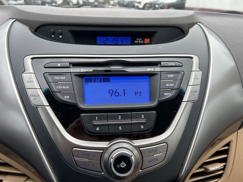 Used 2013 Hyundai Elantra GLS w/ Preferred Pkg image 8