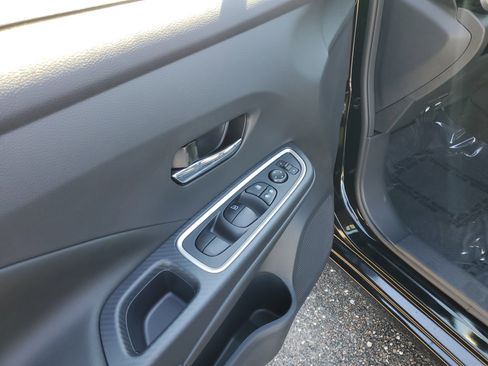 New 2025 Nissan Versa SR w/ Trunk Package FWD image 15