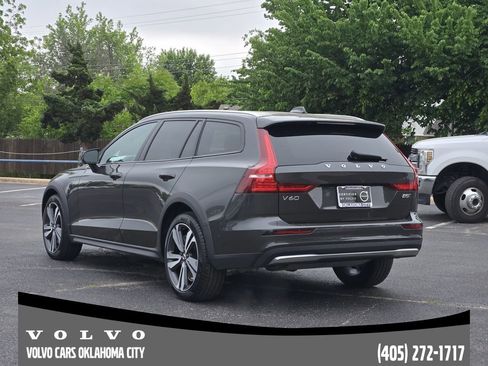 Certified 2025 Volvo V60 B5 Cross Country Plus AWD/4WD image 4