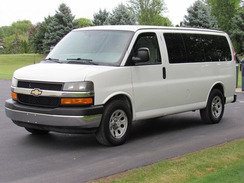 Used 2014 Chevrolet Express 1500 LT w/ LT Preferred Equipment Group RWD image 2