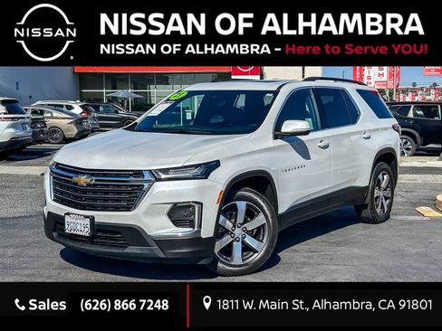 Used 2023 Chevrolet Traverse LT w/ LT Premium Package FWD image 1