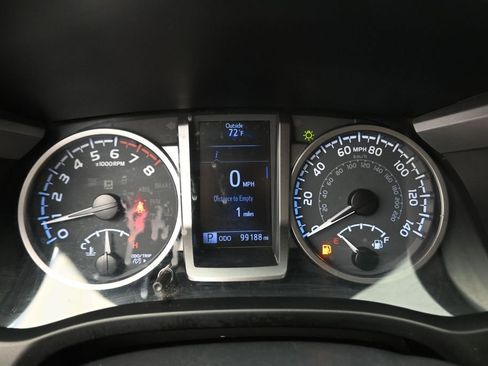 Used 2020 Toyota Tacoma SR5 RWD image 6