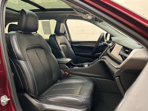 Used 2022 Jeep Grand Cherokee Limited 4xe w/ Luxury Tech Group II image 10