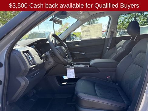 New 2026 Nissan Pathfinder Platinum AWD/4WD image 10