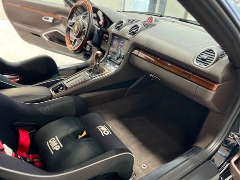 Used 2017 Porsche 718 Cayman S image 23