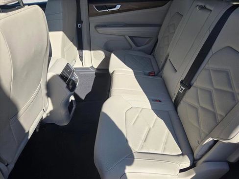 New 2026 Volkswagen Atlas SE image 15