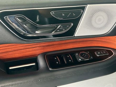 Used 2024 Lincoln Navigator L Reserve AWD/4WD image 11