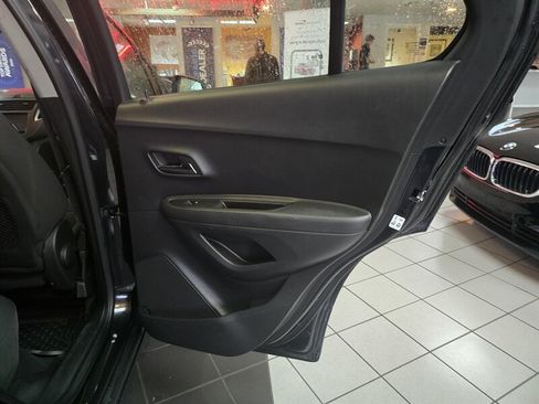 Used 2015 Chevrolet Trax LS FWD image 15