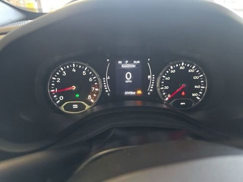 Used 2023 Jeep Renegade Latitude AWD/4WD image 14