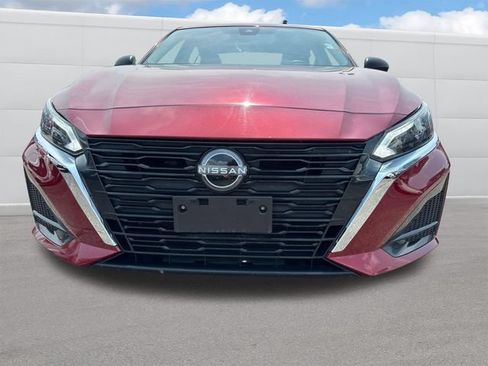 Used 2024 Nissan Altima 2.5 SV FWD image 9