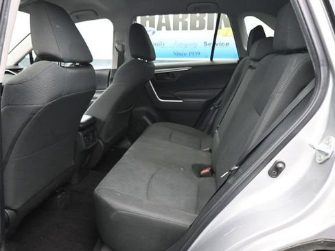 Used 2022 Toyota RAV4 LE FWD image 9