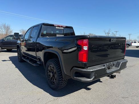 Used 2021 Chevrolet Silverado 2500 LTZ w/ LTZ Plus Package image 3
