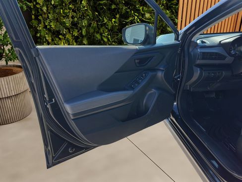 Used 2024 Subaru Crosstrek 2.0i Premium image 11