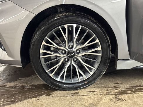 Used 2024 Kia Forte GT-Line w/ GT-Line Premium Package image 12